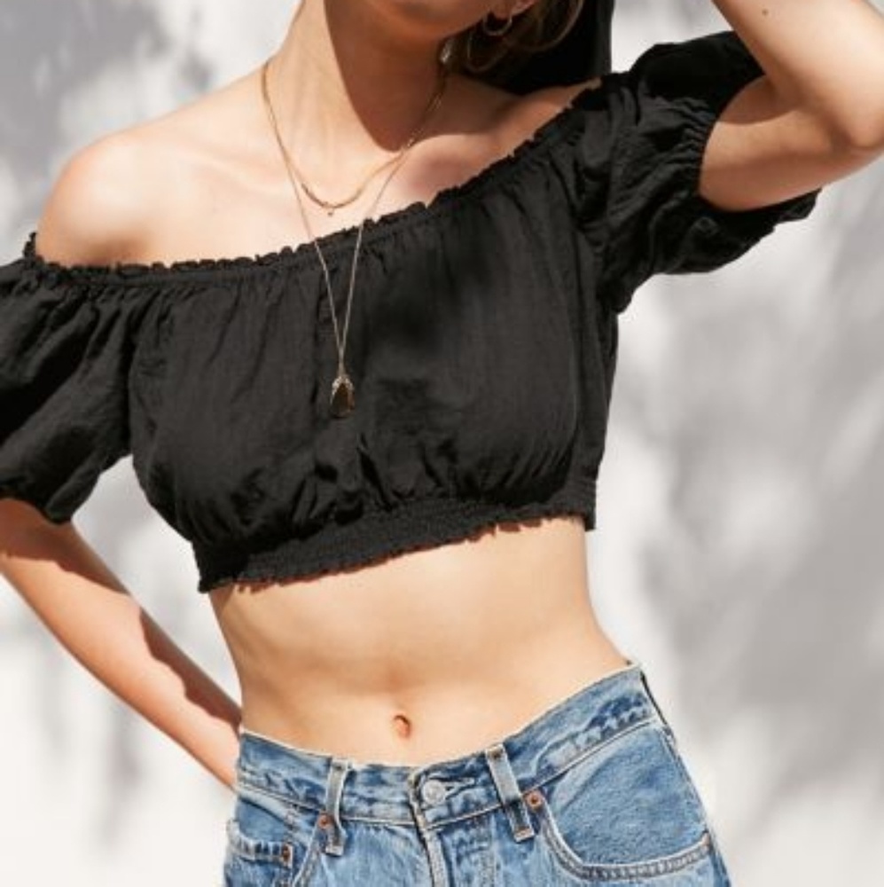 🆕️ kimchi blue ruffle crop top